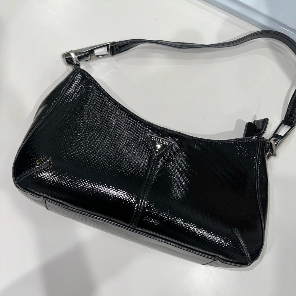 GUESS LEATHER SHOULDER BAG
